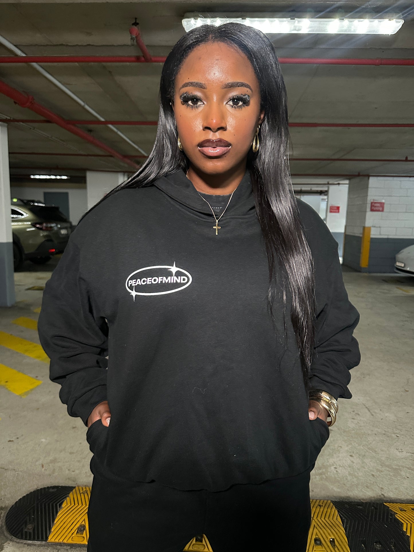 PEACEFUL HOODIE BLACK